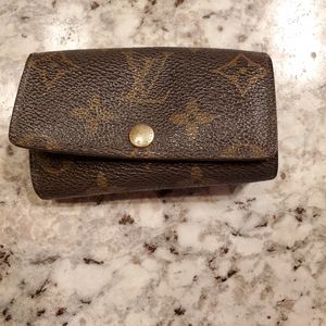 Louis Vuitton monogram  6 key holder
